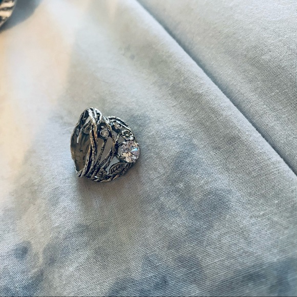 Silver ring - Picture 2 of 8